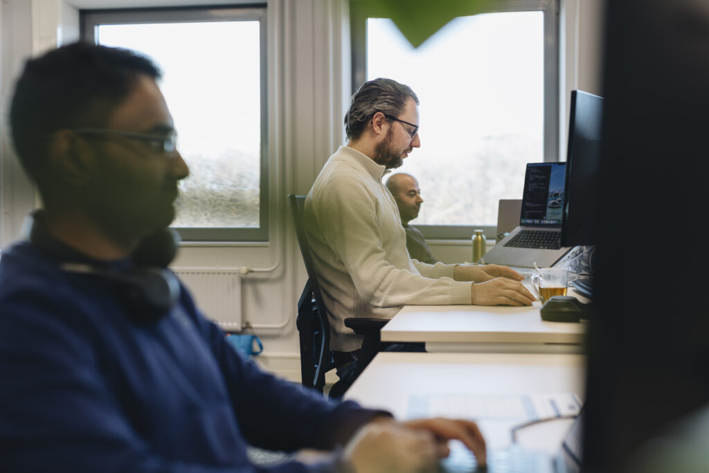 Senior Cloud Architect (AWS & GCP)